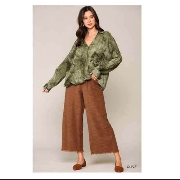 🔥$5🔥OLIVE TIE-DYE TOP/BLOUSE -NEW.  SIZE -SMALL - Picture 3 of 6